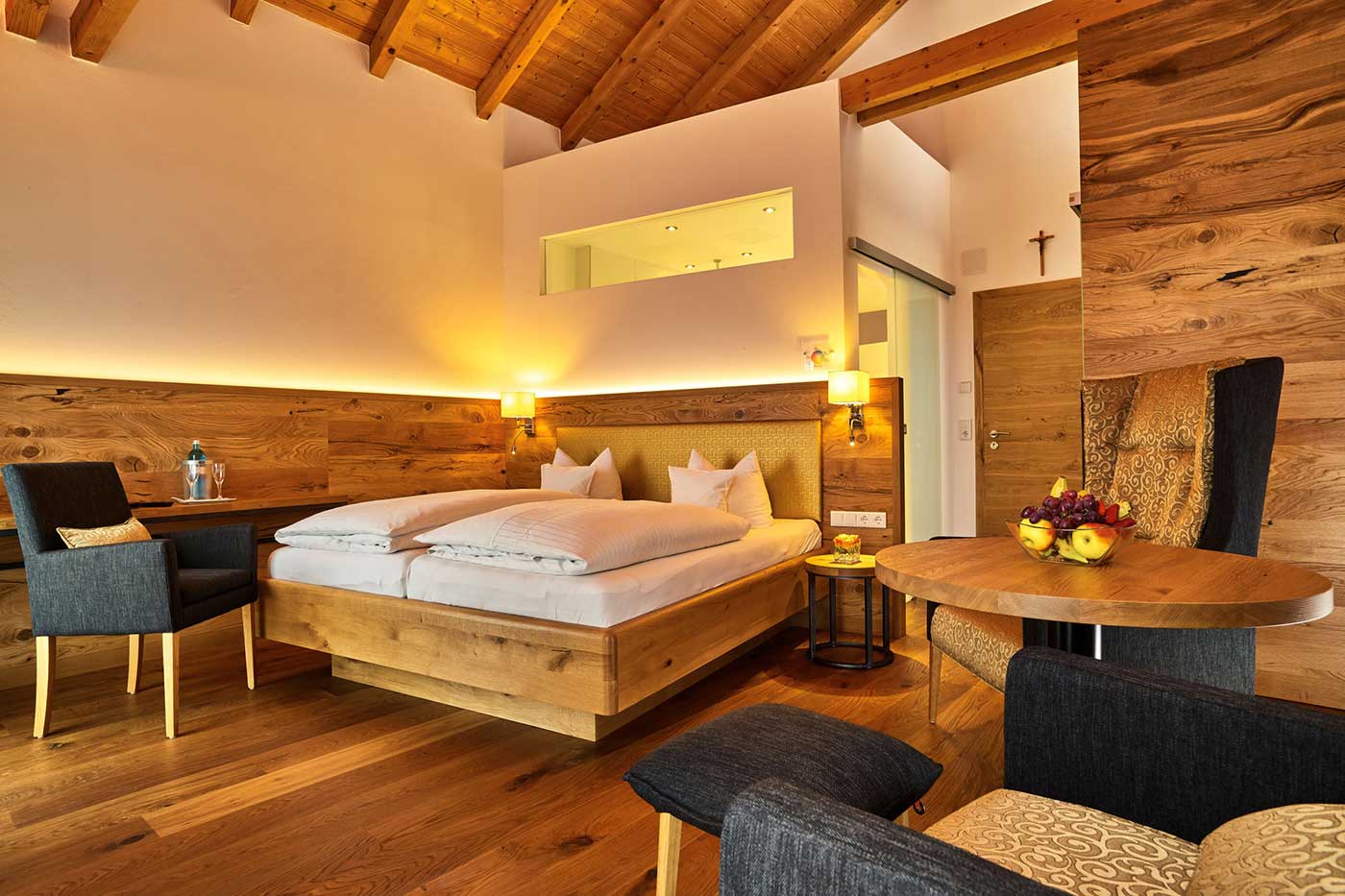 Einrichtung Gästezimmer für ein Hotel im Bayerischen Wald